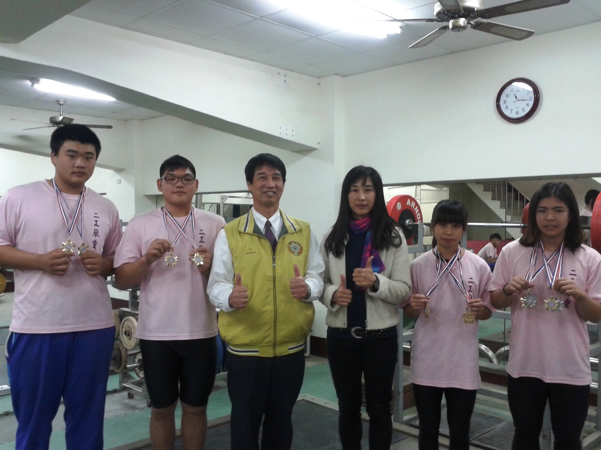 三破舉重全國紀錄 二林工商成績亮眼